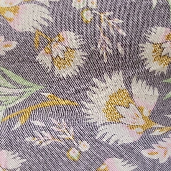 Universal Thread small button down - Picture 3 of 4